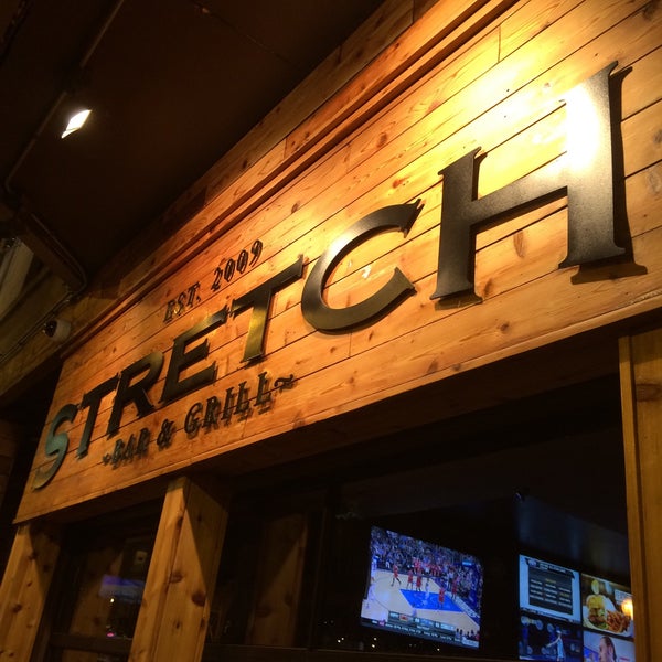 Foto scattata a The Stretch Bar &amp; Grill da Bop City B. il 1/24/2015