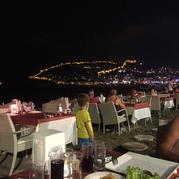 รูปภาพถ่ายที่ Öztürk Kolcuoğlu Ocakbaşı Restaurant โดย Mevlüt Y. เมื่อ 8/31/2018