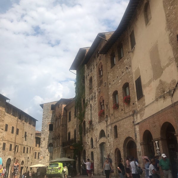 Photo taken at San Gimignano 1300 by Özge Ö. on 3/9/2019