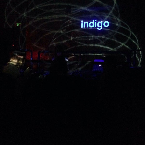 รูปภาพถ่ายที่ indigo โดย Ümit เมื่อ 12/25/2015