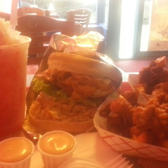 Cali Buger Burger Joint in Elizabeth