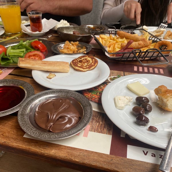 Photo taken at Nevîzade Cafe &amp; Restaurant by Hülya Zeybek on 4/30/2023