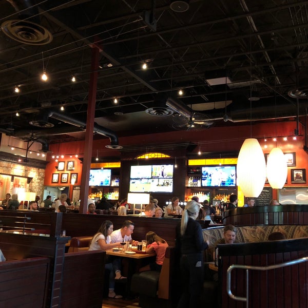 Photo taken at BJ&#39;s Restaurant &amp; Brewhouse by Rudy R. on 7/21/2018