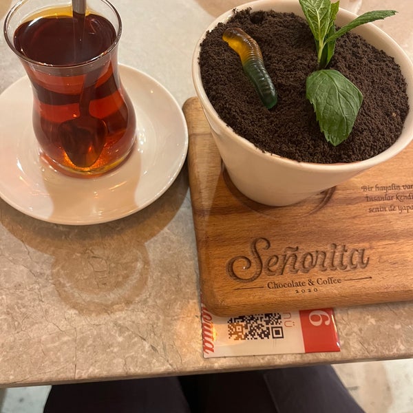Photo taken at Senorita Chocolate &amp; Coffee by Yasemin on 5/2/2024