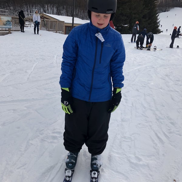 12/7/2019 tarihinde Lisa D.ziyaretçi tarafından Hyland Ski and Snowboard Area'de çekilen fotoğraf