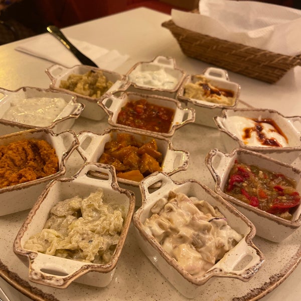 Foto diambil di Turkish House Grill Lounge oleh R. pada 8/13/2021