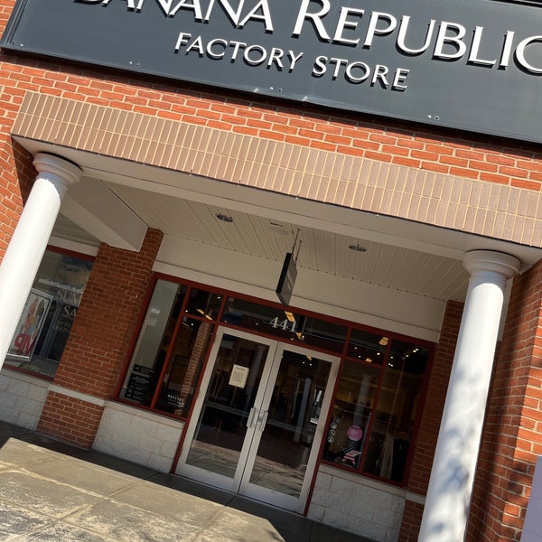 Banana Republic Factory Store Leesburg Corner 4 tips