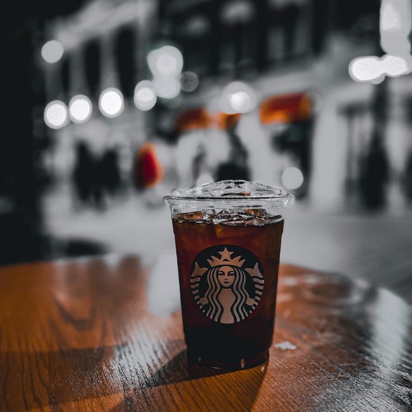 Foto diambil di Starbucks oleh 💗 🏹 pada 9/17/2022