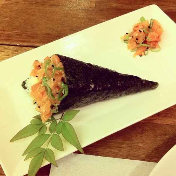 รูปภาพถ่ายที่ Sukiyaki Cozinha Oriental โดย Maria I. เมื่อ 3/23/2014