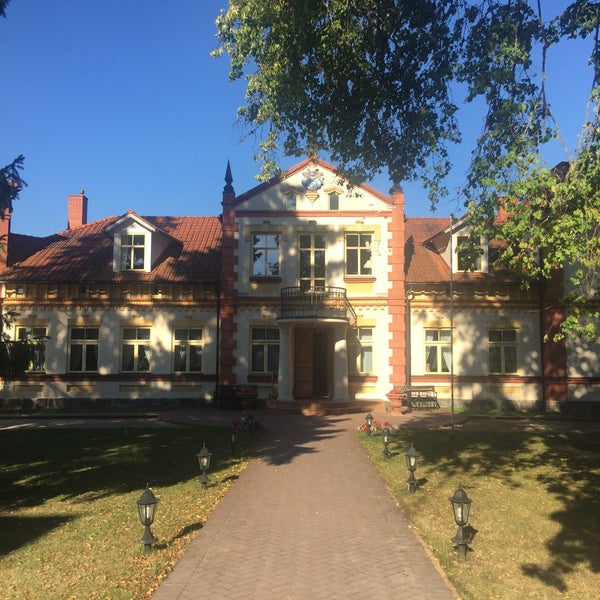 8/23/2015 tarihinde Kaspars U.ziyaretçi tarafından Mārcienas Muiža / Marciena Manor'de çekilen fotoğraf