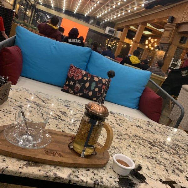 Foto scattata a Köşk Lounge Cafe&amp;Restaurant da Sahin D. il 3/15/2020