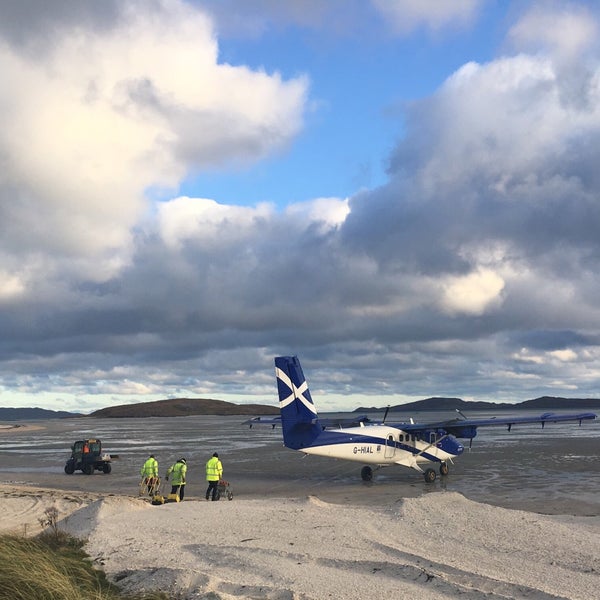 If you are thinking of coming to Barra and Vatersay the things you should book early to avoid disappoint are; accommodation, flights, car hire and a table at Cafe Kisimul.
