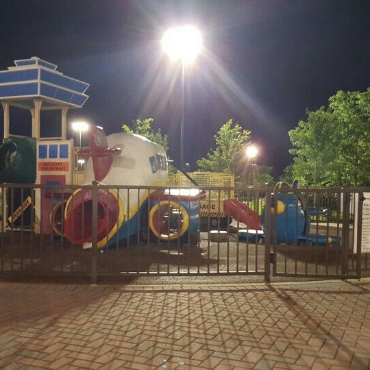 Dulles 28 Centre Playground Dulles Centre 4 tips