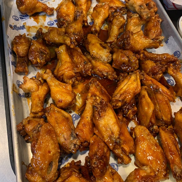 Sweet Lou Burger, Medium Buffalo, Sweet BBQ, TNT BBQ, HONEY GARLIC, HOME MADE RANCH! GET TRADITIONAL WINGS! EXCELLENT LOCAL BEER’S ON TAP! A Bloomington  tradition! Locally Owned! #Buffalouies