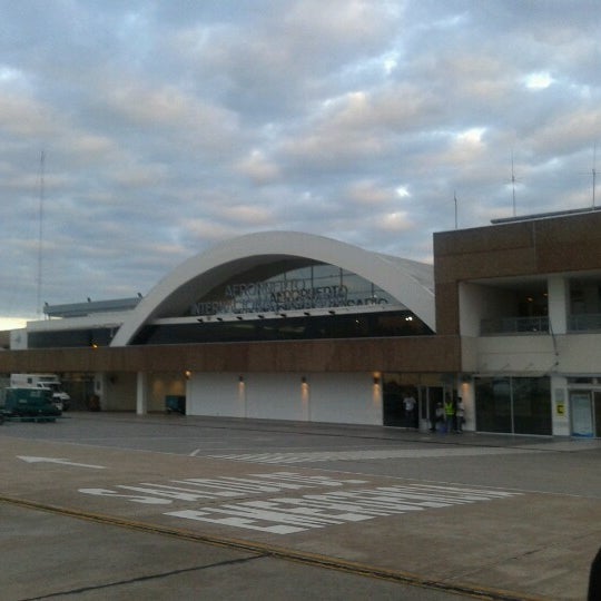 Foto diambil di Aeropuerto Internacional de Rosario - Islas Malvinas (ROS) oleh Juan G. pada 12/23/2012