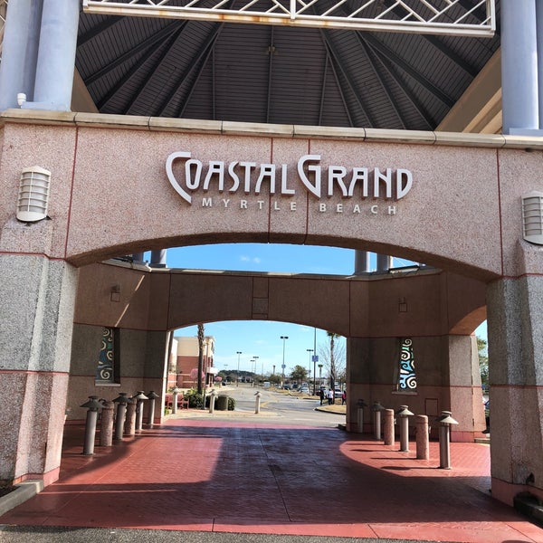 Das Foto wurde bei Coastal Grand Mall von Jesse R. am 2/18/2018 aufgenommen