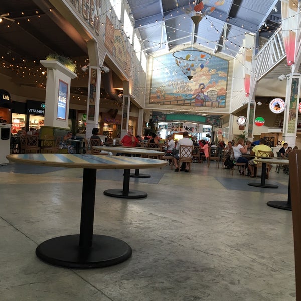 Das Foto wurde bei Coastal Grand Mall von Jesse R. am 8/28/2016 aufgenommen