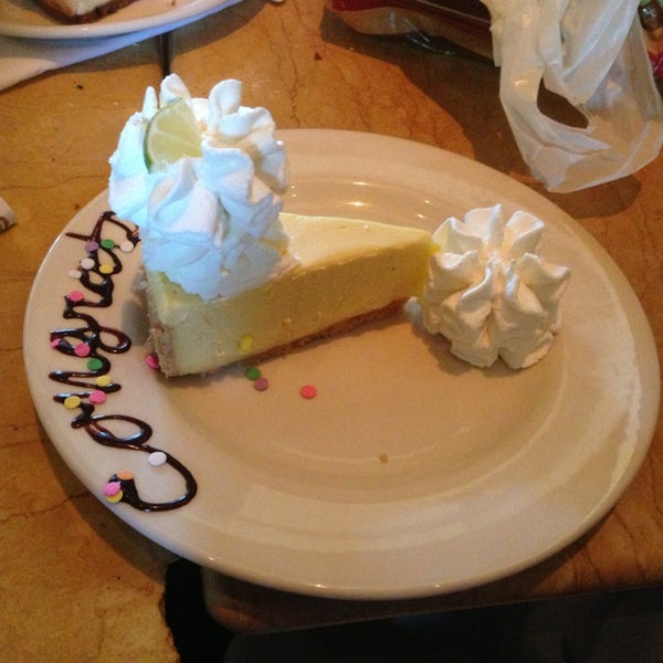 The Cheesecake Factory Riverside'de Amerikan Restoranı