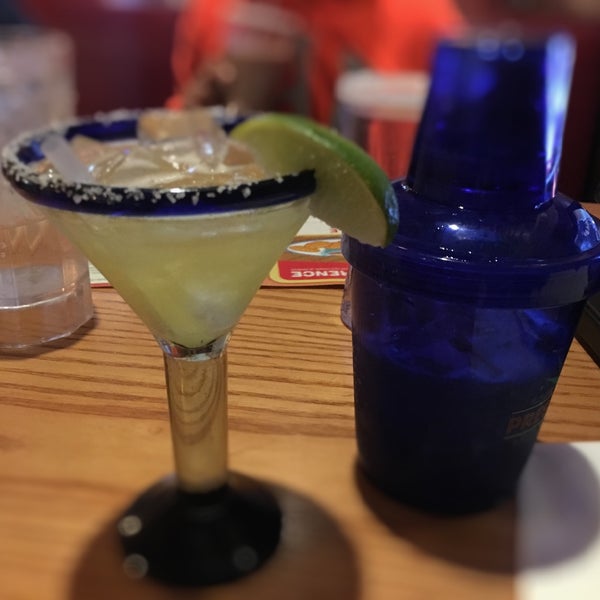 Photo taken at Chili&#39;s Grill &amp; Bar by Nallely G. on 11/19/2017