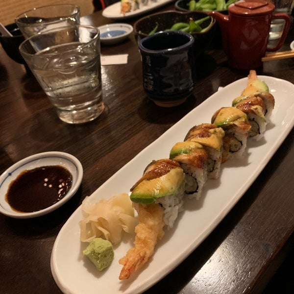 รูปภาพถ่ายที่ Fuki Sushi โดย Nallely G. เมื่อ 12/20/2019