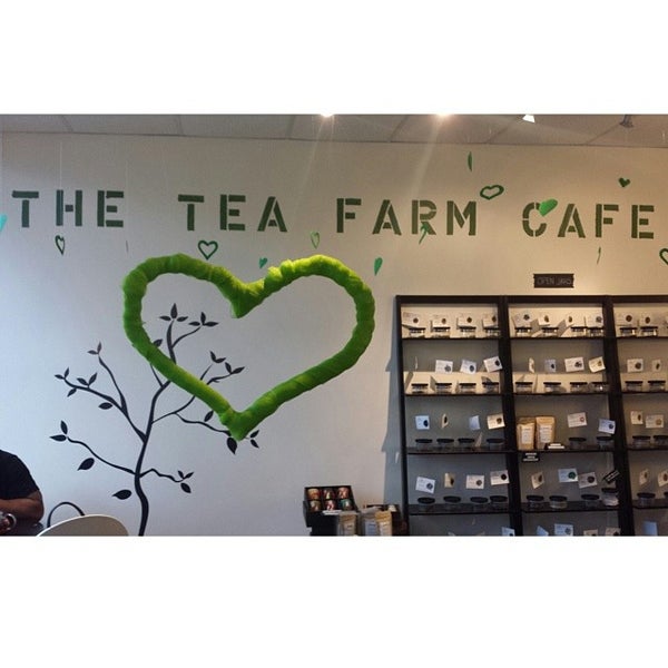 Foto tomada en The Tea Farm Cafe  por Jacie K. el 2/18/2014