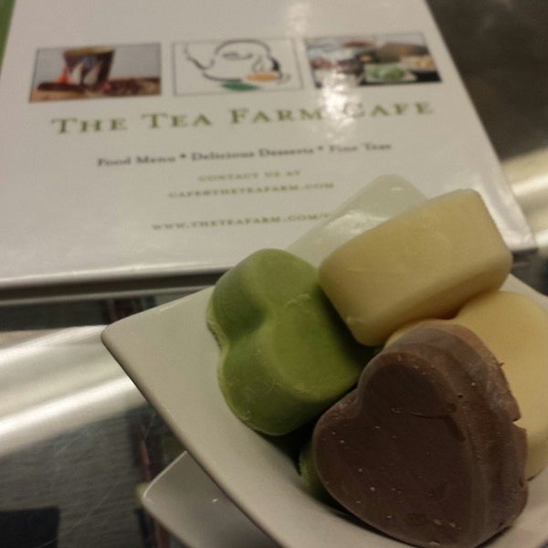 2/18/2014 tarihinde Jacie K.ziyaretçi tarafından The Tea Farm Cafe'de çekilen fotoğraf