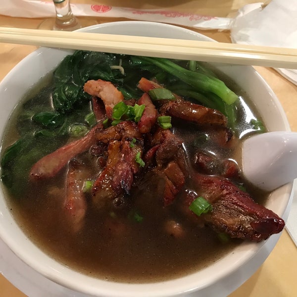 Das Foto wurde bei Canton House Chinese Restaurant von Mike A. am 8/30/2017 aufgenommen
