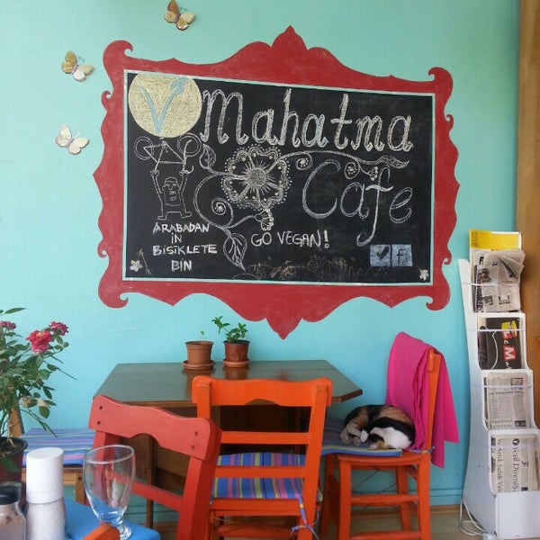 Photo taken at Mahatma Cafe by Ezgi A. on 5/24/2015