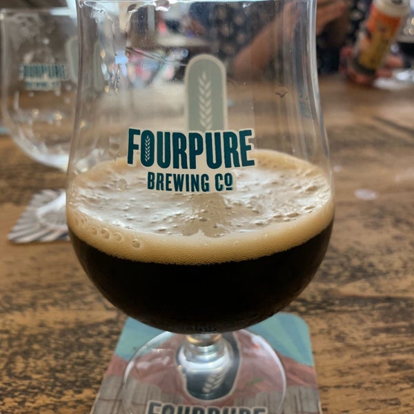 Foto scattata a Fourpure Brewing Co. da Richard M. il 10/13/2018