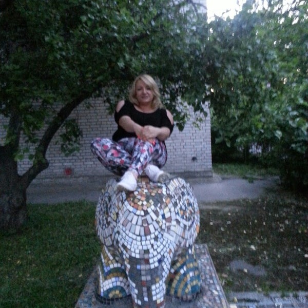 Тореза 98. Тореза 98