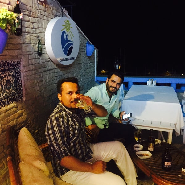 Foto tomada en Zinbad Restaurant &amp; Bar  por Fazlı S. el 5/11/2016