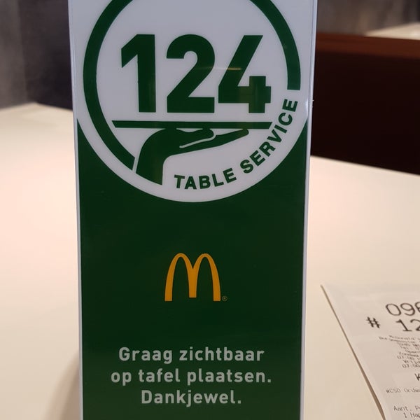 รูปภาพถ่ายที่ McDonald&#39;s โดย Geert H. เมื่อ 8/24/2018