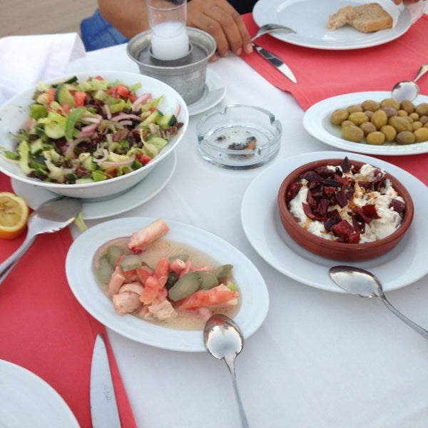 Foto tomada en Güverte Balık Restaurant  por Can özkesiciler el 6/17/2013