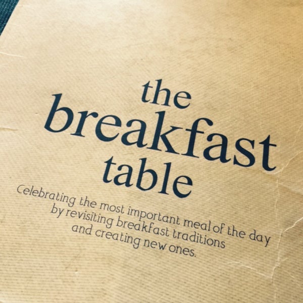 รูปภาพถ่ายที่ The Breakfast Table โดย Kristoffer K. เมื่อ 12/27/2014