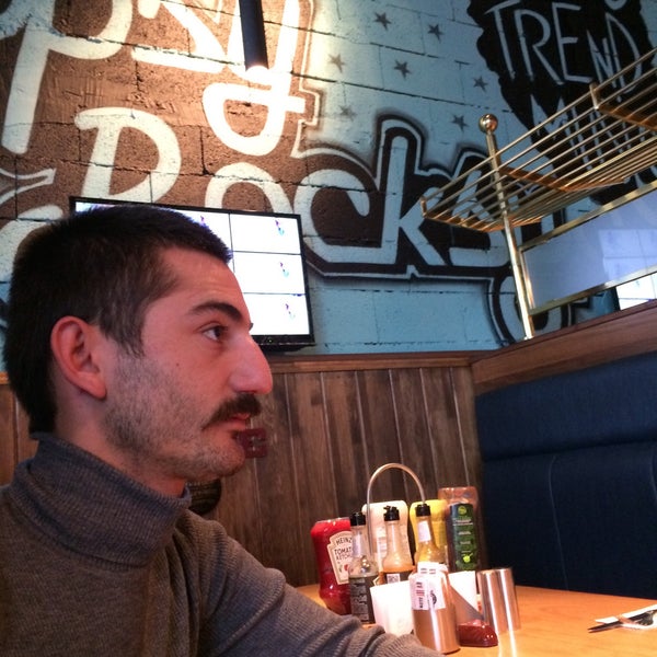 Photo taken at PopsyRocksy Cafe &amp; Bistro by 👑KTY👑 on 2/25/2015