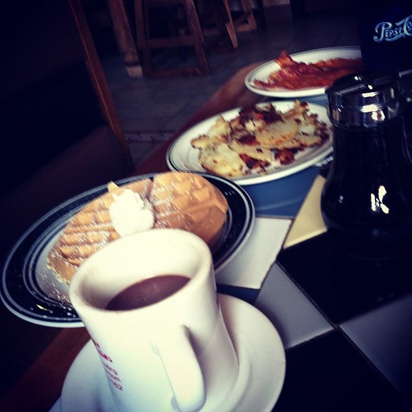 Photo taken at Compton&#39;s Pancake House by Kyle S. on 11/5/2012