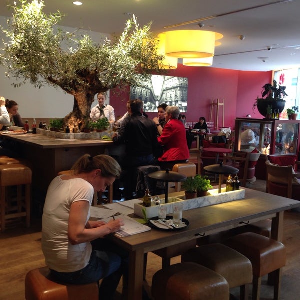 Photo taken at Vapiano by Abi N. on 5/2/2014