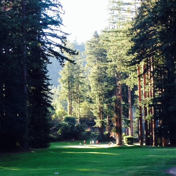 Foto diambil di Northwood Golf Club oleh Kristen pada 11/10/2014