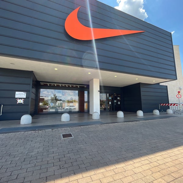Nike Factory Store - 1 tip