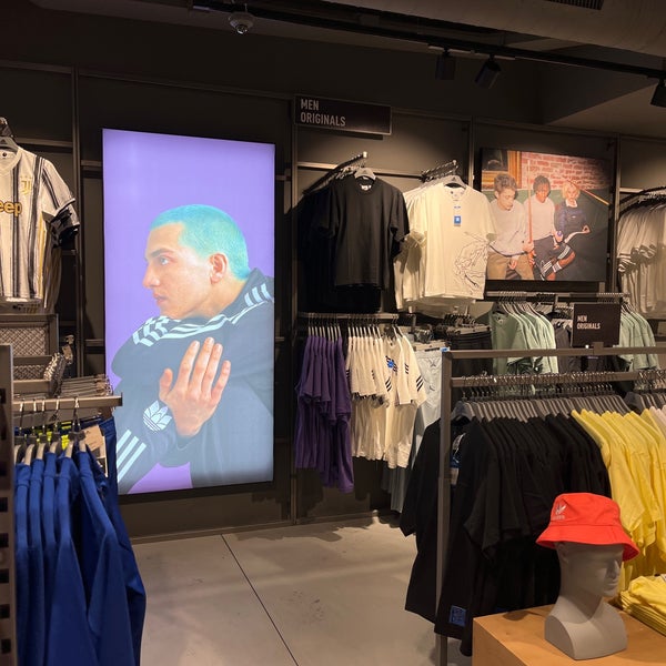 Adidas outlet via monte 2024 san primo 3 monza