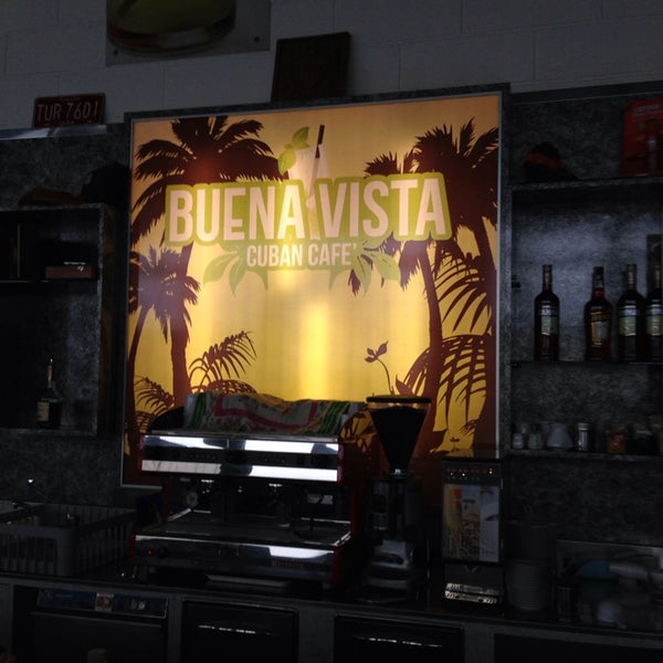 10/16/2013 tarihinde Manola C.ziyaretçi tarafından Buena Vista Cuban Café'de çekilen fotoğraf