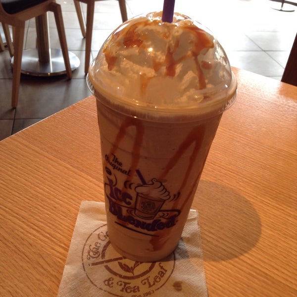 Photo taken at The Coffee Bean &amp; Tea Leaf by Add i. on 8/1/2014