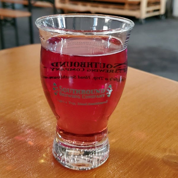 Photo taken at Southbound Brewing Company by Mei-Ly on 12/14/2019