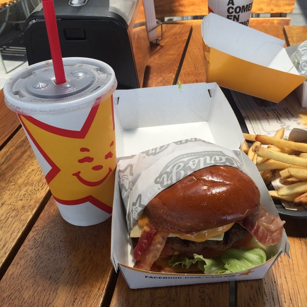 Carl's Jr. Esfera Querétaro