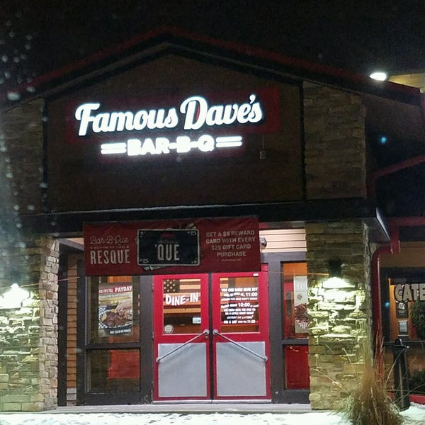 Photo taken at Famous Dave&#39;s by LaTasha B. on 12/16/2016