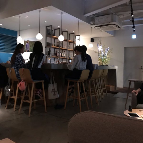 6/17/2019 tarihinde Level 3.ziyaretçi tarafından Apéro Wine Bar'de çekilen fotoğraf