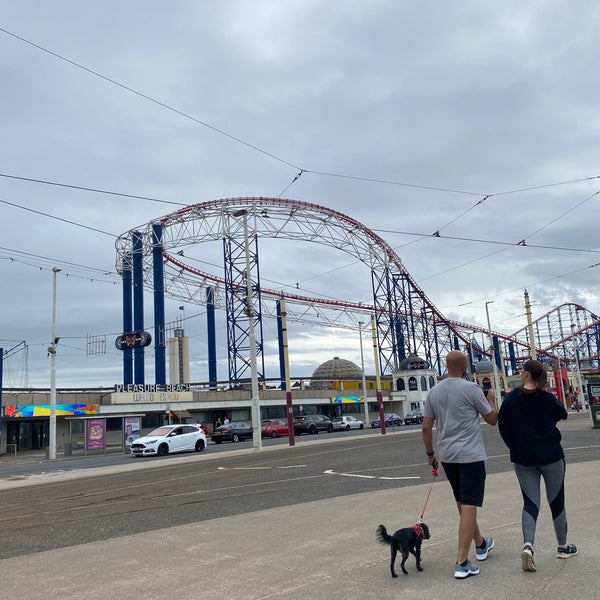 Foto diambil di Blackpool Pleasure Beach oleh 3z pada 7/24/2022