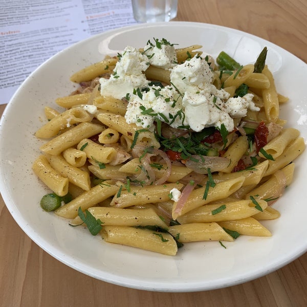 Arm's Reach Bistro Deep Cove 20 tips from 702 visitors