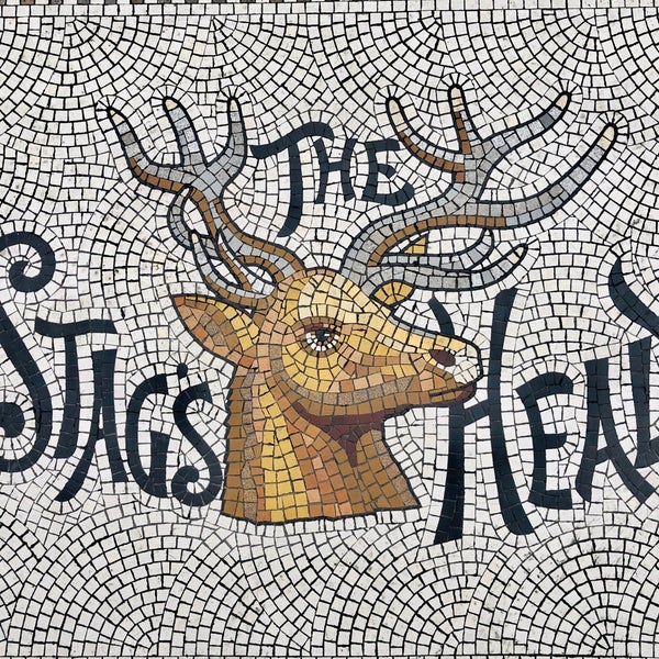 Photo taken at The Stag&#39;s Head by Vanessa S. on 8/13/2021