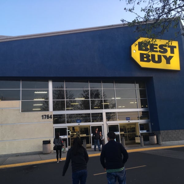 Best Buy (Now Closed) Electronics Store in Merced